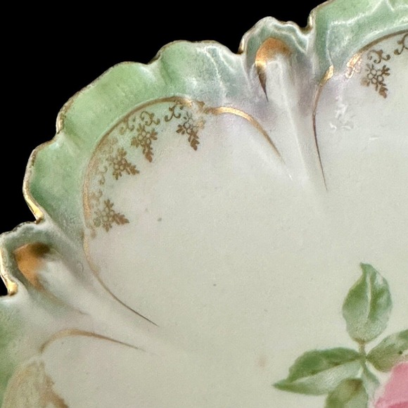 R S PRUSSIA ANTIQUE PORCELAIN ROSES JEWELRY CANDY DISH GOLD GREEN HAND PAINTED - Picture 11 of 15
